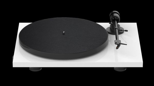 Pro-Ject E1 BT Einsteiger-Plattenspieler mit Bluetooth-Transmitter weiß